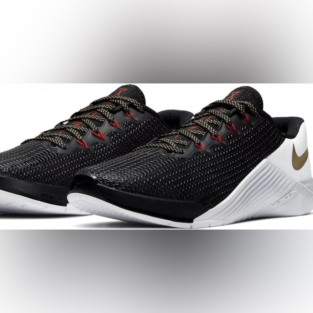 Nike Women's Metcon 5 Training Shoe